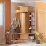 خزانة خشبية غير عادية