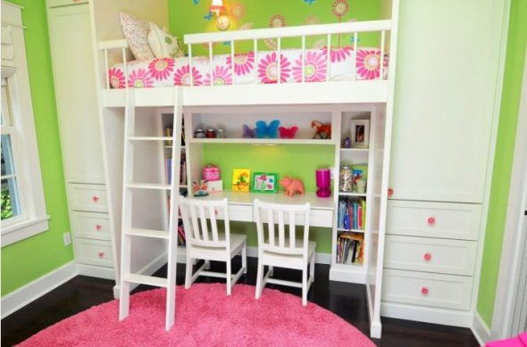 سرير علوي أبيض للأطفال