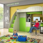 سرير الطفل مع مكان العمل