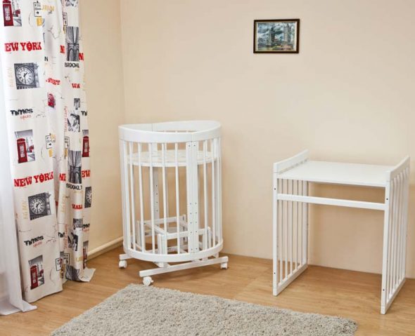 سرير مع آلية البندول