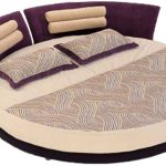 أريكة ذات شكل مثير للاهتمام بأسلوب العلية