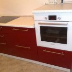 فرن على خزانة عالية