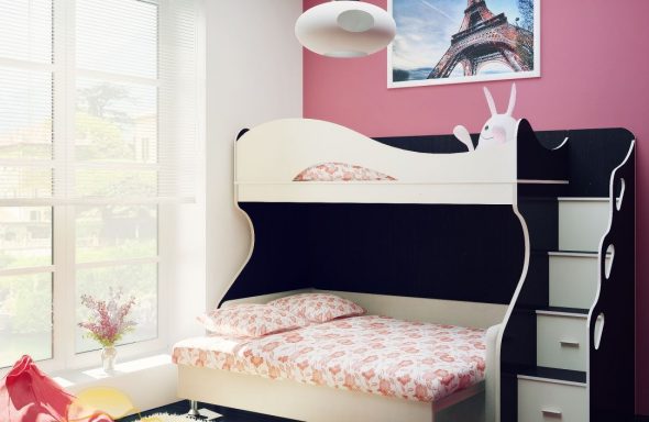 سرير بطابقين العلية