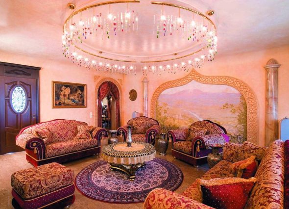 غرفة المعيشة على الطراز العرقي