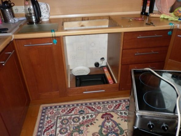 خزانة جاهزة للتكنولوجيا المدمجة