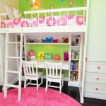 الداخلية من غرفة نوم جميلة لفتاة