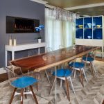 الجوز الإيطالي جنبا إلى جنب مع الأزرق