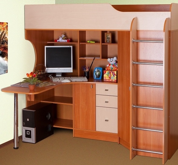 سرير علوي صغير