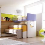 سرير الأطفال المدمجة