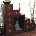 أثاث من الورق المقوى باللون البني