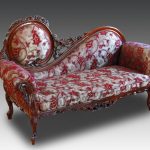 أريكة مزخرفة جميلة