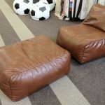 كرسي بذراعين مع بني عثماني