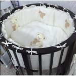 سرير الطفل جولة مع الدببة