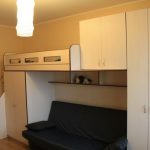 سرير لشقة الاستوديو