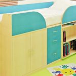 سرير لصبي مع مساحة التخزين