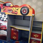 سرير مكفين للصبي