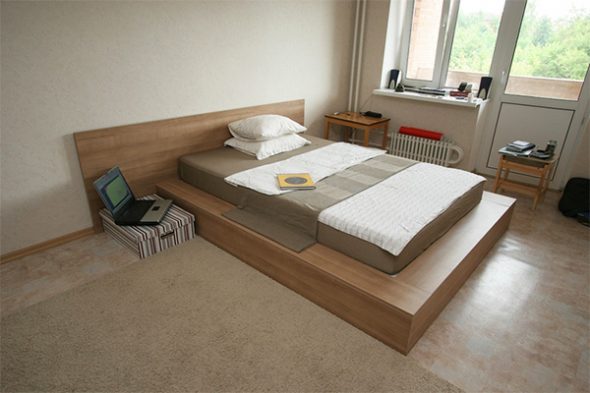 سرير المنصة