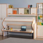 طاولة السرير للشباب