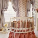 غرفة فاخرة لفتاة صغيرة