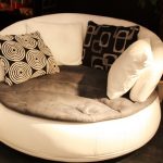 أريكة صغيرة مستديرة