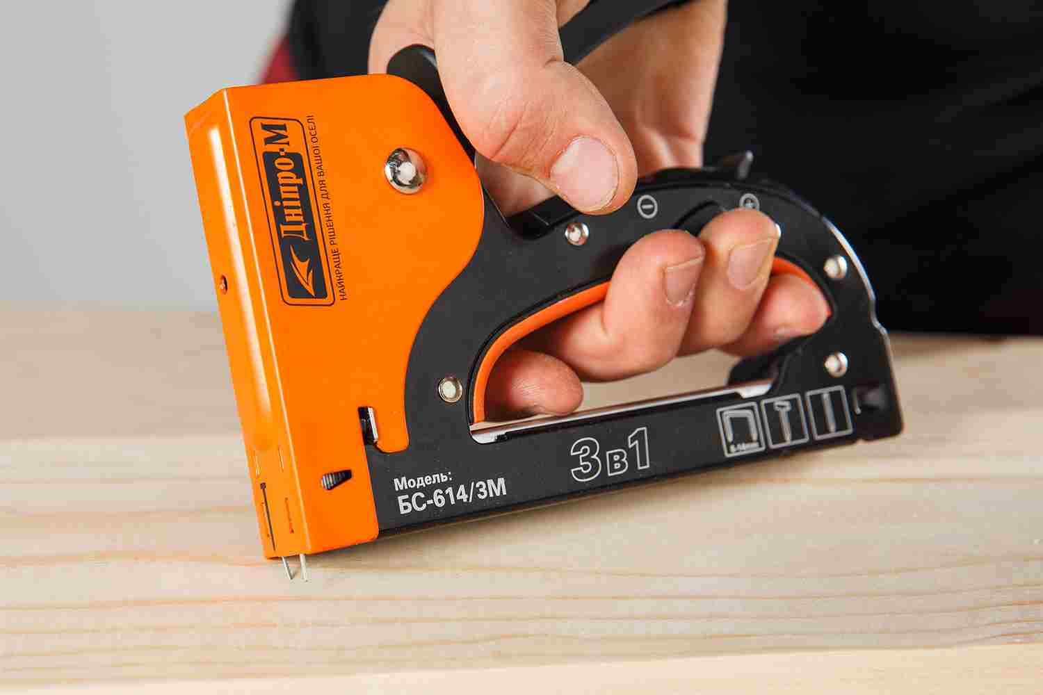 دباسة ميكانيكية