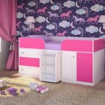 غرفة حلوة وعطاء لفتاة