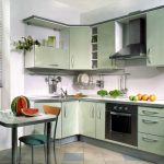 nebolshoj-kvadratnyj-STOL-DLYA-uyutnoj-KÜHNI