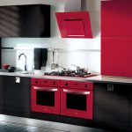 ترتيب غير عادي من المعدات في المطبخ