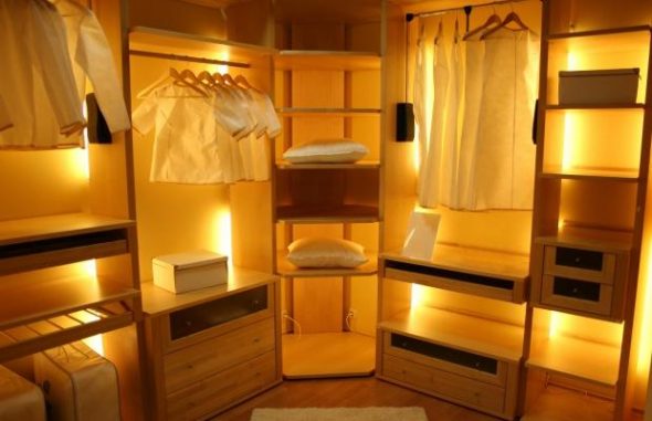 إضاءة كل منطقة خلع الملابس