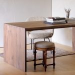 مكتب كتابة الجوز الإيطالي