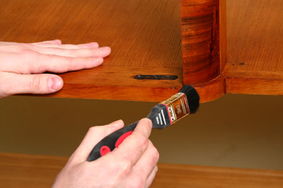 نحن الورنيش على الخشب