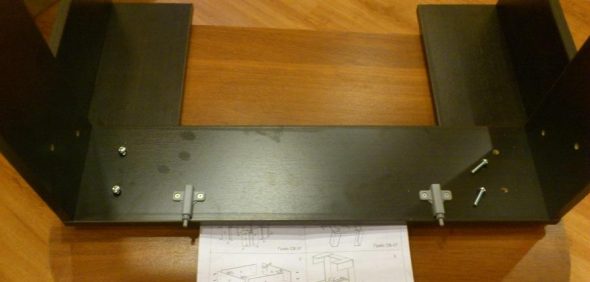 ربط الساقين إلى الجسم