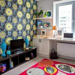 مكتب عتبة النافذة