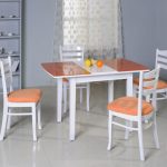 طاولة طعام قابلة للطي