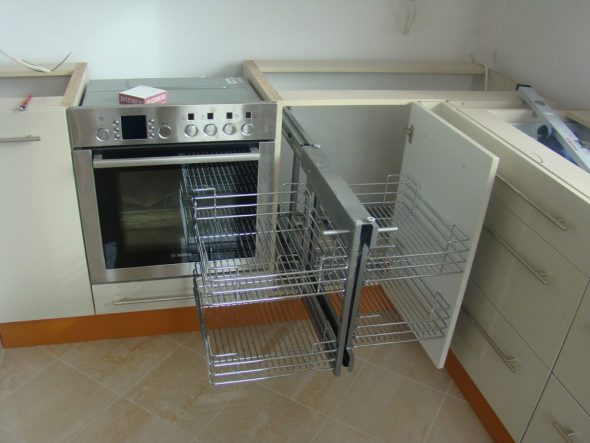 سلال شبكية تحت الحوض