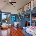 غرفة أنيقة مع أسرة غير عادية