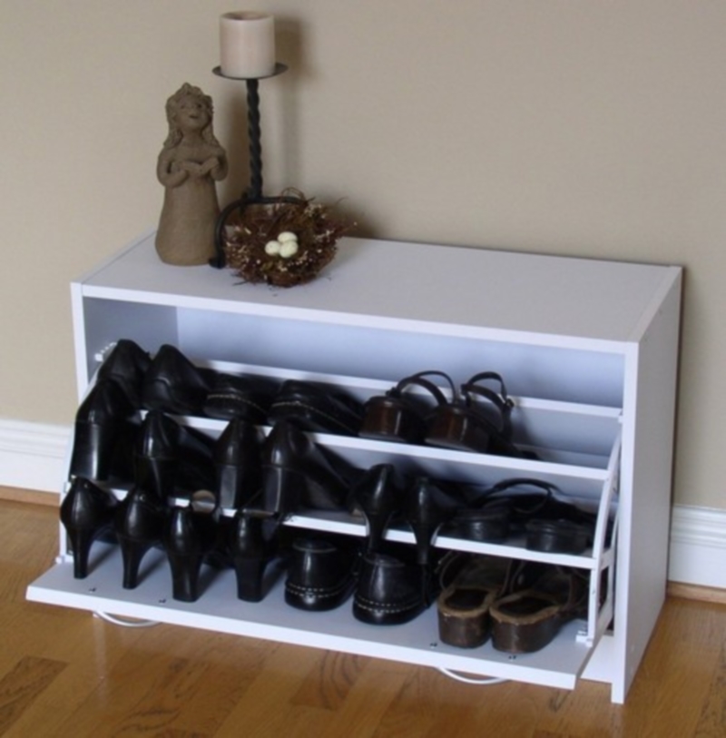 رف الأحذية ضئيلة