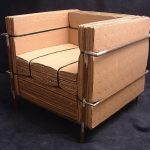 نقوم بجمع إطار الكرسي من الورق المقوى