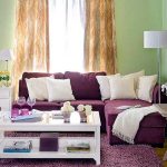 مزيج من الأرجواني والأبيض في الداخل