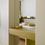 طاولة مكياج في غرفة النوم