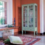 خزانة زجاجية في الداخل