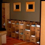 رف مع أدراج ورفوف