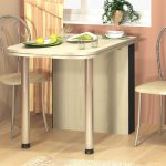 طاولة وكراسي لمطبخ صغير