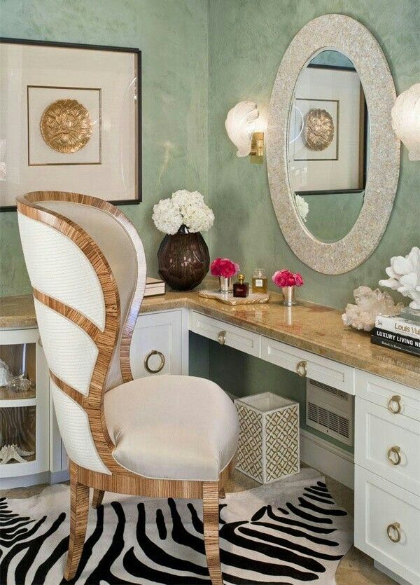 طاولة زاوية