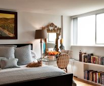 طاولة مكياج في غرفة النوم