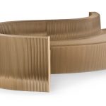 كرسي من الورق المقوى