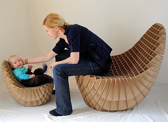 كراسي مريحة للأطفال والكبار من الورق المقوى