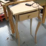 طاولة ممتعة مع shukhlyadkoy من الورق المقوى