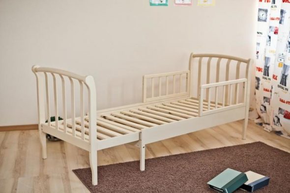 السرير المنزلق