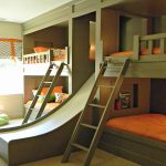 سرير بطابقين مع الشريحة